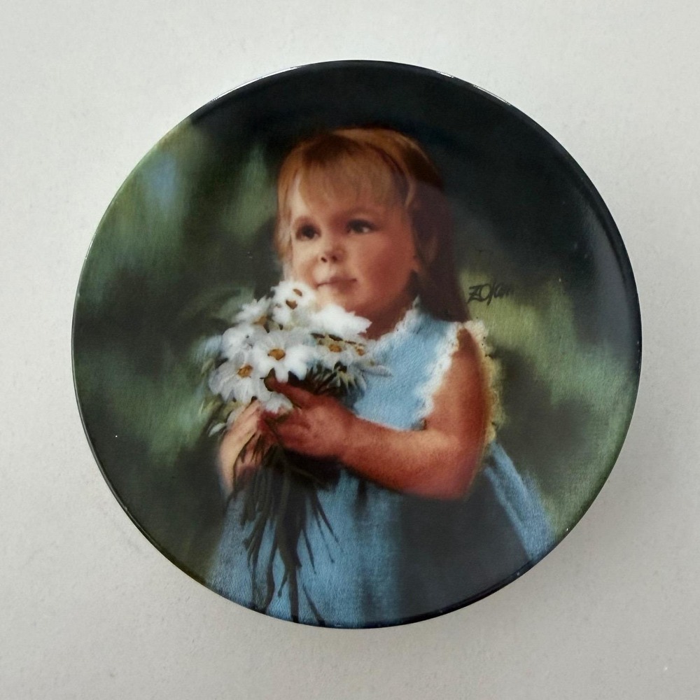 Donald Zolan For You Miniature Collector Plate 1987 Pemberton & Oakes H505A Girl